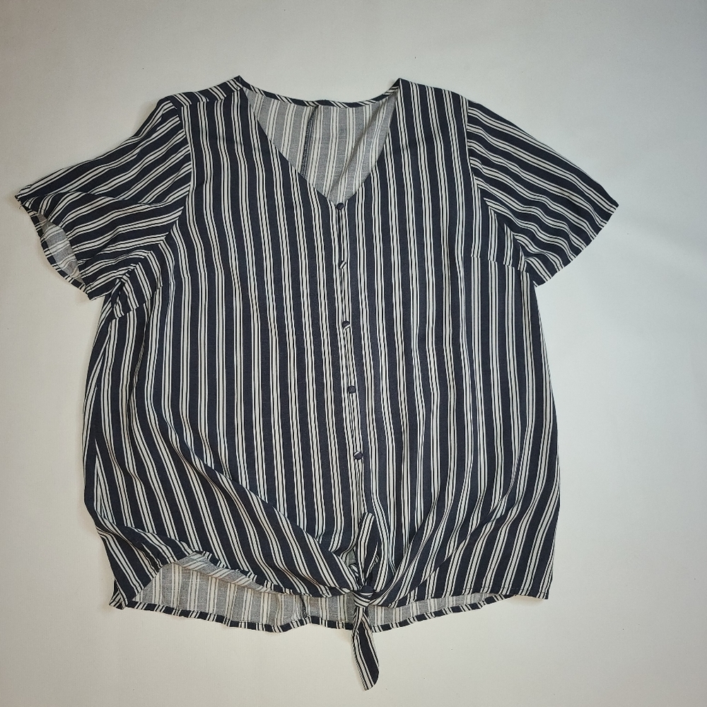 Vneck tie stripped tee button down